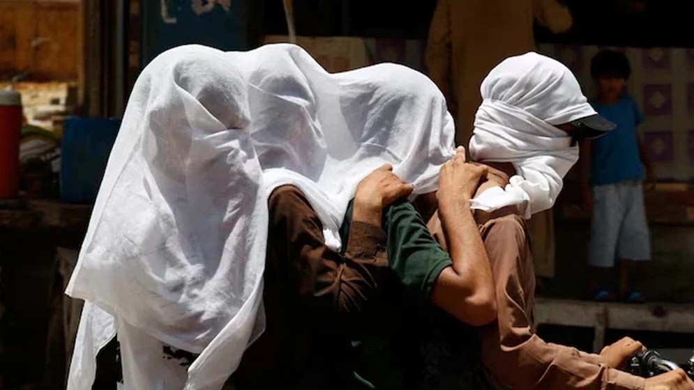 ৫২ ডিগ্রি তাপমাত্রায় পুড়ছে পাকিস্তান