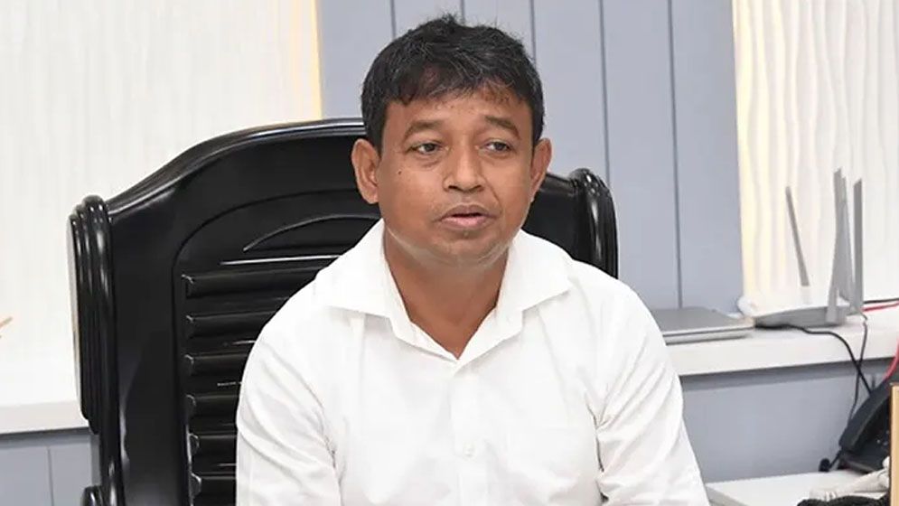 দেয়াল টপকে ‘পালিয়েছেন’ ডিবির হারুন