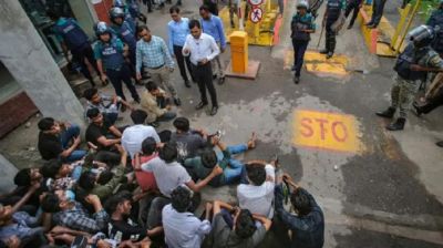 সচিবালয়ে বিশৃঙ্খলা; ২৬ ছাত্র কারাগারে