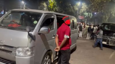 প্রতিবিপ্লবের ব্যানারে মাঝরাতে টিএসসিতে জনসমাগমের চেষ্টা করেছিল কারা?