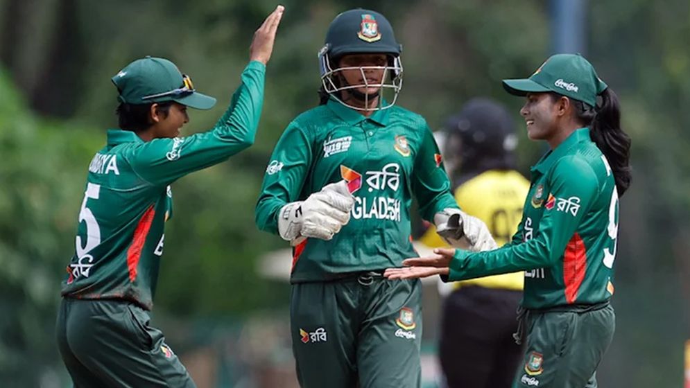 মালয়েশিয়াকে উড়িয়ে গ্রুপ চ্যাম্পিয়ন হয়ে সুপার ফোরে বাংলাদেশ
