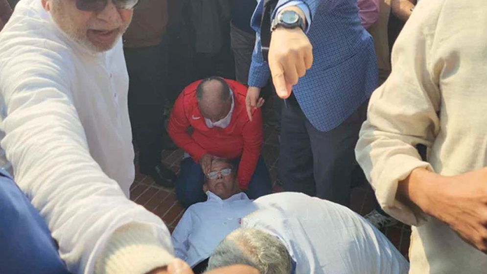 শ্রদ্ধা জানাতে গিয়ে স্মৃতিসৌধে হঠাৎ অসুস্থ মির্জা ফখরুল, নেওয়া হলো সিএমএইচে