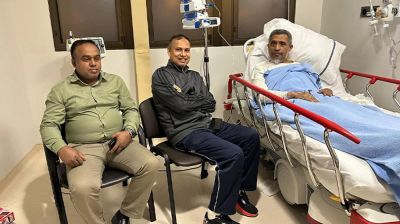 ওমরায় যাওয়ার পথে বিমানে অসুস্থ হয়ে দুবাই হাসপাতালে বাবর