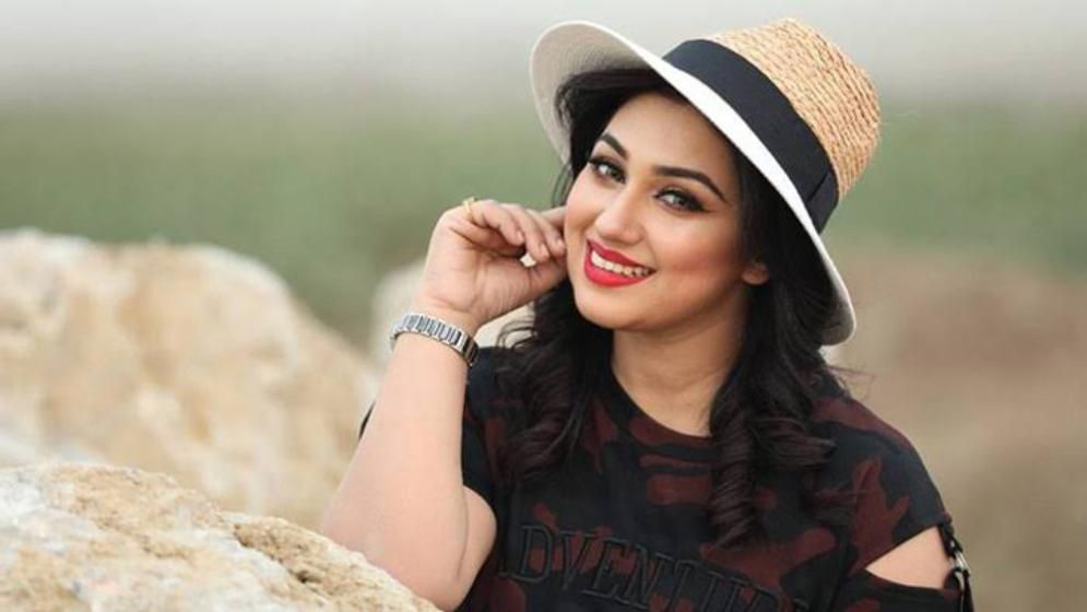 মুসল্লিদের বাধায় অপু বিশ্বাসের উদ্বোধনী অনুষ্ঠান পণ্ডর অভিযোগ