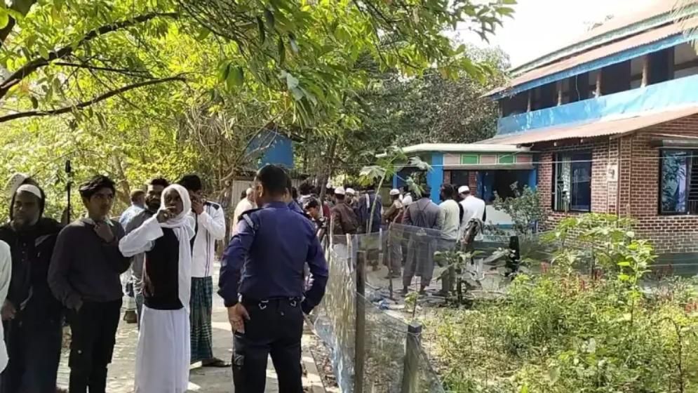 পটুয়াখালীতে গভীররাতে ঘরে ঢুকে নারীকে হত্যা করে ডাকাতি