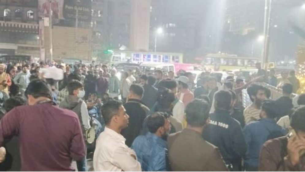 প্রধান উপদেষ্টার বাসভবনে যেতে বাধা, শাহবাগে অবস্থান গণ-অভ্যুত্থানে আহতদের