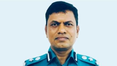 সাবেক ডিআইজিসহ পুলিশের ৪ কর্মকর্তা আটক