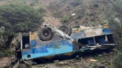 বাস খাদে পড়ে বলিভিয়ায় প্রাণ গেল ৩১ জনের