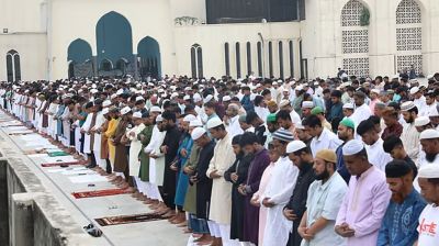 বায়তুল মোকাররমে ঈদের প্রথম জামাত অনুষ্ঠিত