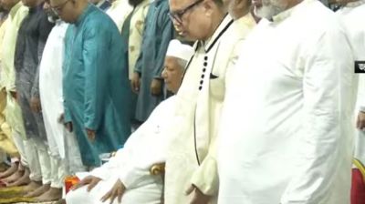 জাতীয় ঈদগাহে ঈদের নামাজ আদায় করলেন প্রধান উপদেষ্টা