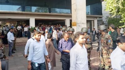 সেনাবাহিনীর পাহারায় বিএসইসি ছাড়লেন চেয়ারম্যান-কমিশনাররা