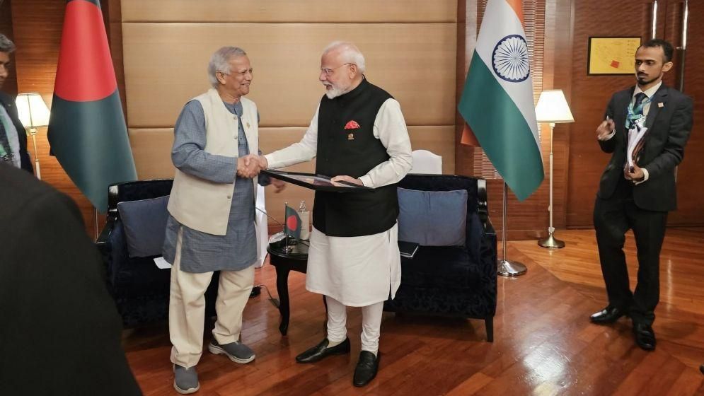 আপনার প্রতি হাসিনার অসম্মানজনক আচরণ দেখেছি, তবে আমরা সব সময় আপনাকে সম্মান করি: ইউনূসকে মোদি