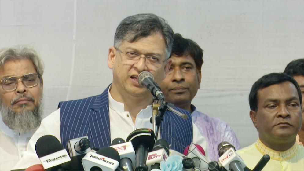 আপনারা অবশ্যই অনির্বাচিত, সেটা প্রতিদিন স্মরণ করিয়ে দেওয়া হবে