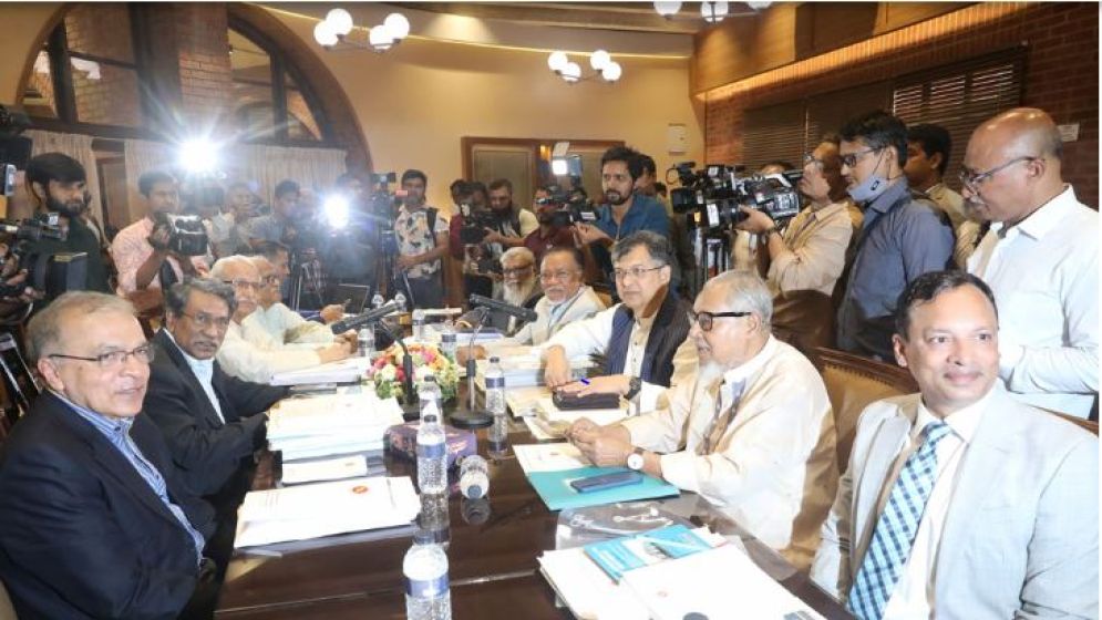 বিএনপি ‘সিরিয়াসলি’ সংস্কারে সহযোগিতা করছে: সালাহউদ্দিন আহমেদ