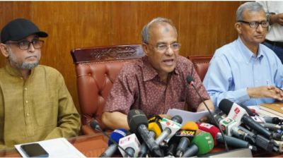নববর্ষ উদ্‌যাপনে কোনো নিরাপত্তা হুমকি নেই: স্বরাষ্ট্র উপদেষ্টা