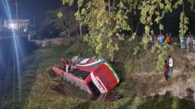 রাজশাহীতে ট্রাক-বাস সংঘর্ষে ৩ জামায়াত নেতা-কর্মী নিহত, আহত অন্তত ৫০