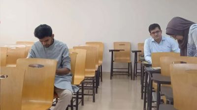 নর্থ সাউথ বিশ্ববিদ্যালয়ে ভর্তি পরীক্ষায় দিলেন উপদেষ্টা আসিফ মাহমুদ
