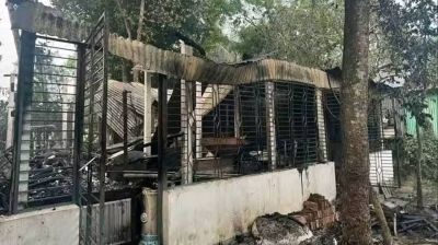 মানিকগঞ্জে শিল্পীর বাড়িতে আগুনের ঘটনায় গুরুত্ব দিয়ে তদন্ত করছে প্রশাসন