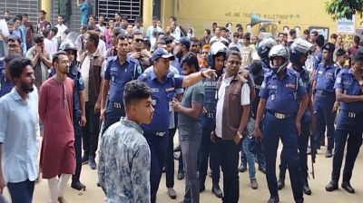 বগুড়ায় এনসিপি-বৈষম্যবিরোধী ছাত্র আন্দোলনের দফায় দফায় সংঘর্ষ