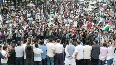 গাজায় ইসরায়েলি গণহত্যার প্রতিবাদে ঢাবিতে ছাত্রদলের বিক্ষোভ