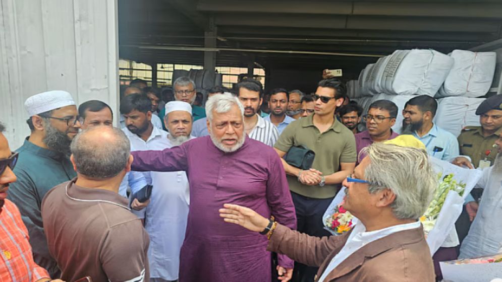 বিকেলের মধ্যে গ্যাস পরিস্থিতির উন্নতি হবে বলে আশা করছেন উপদেষ্টা
