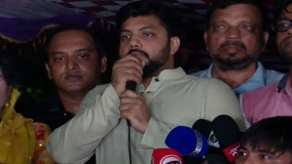 সরকার নিরপেক্ষ নয়, আসিফ ও মাহফুজকে পদত্যাগ করতে হবে : ইশরাক