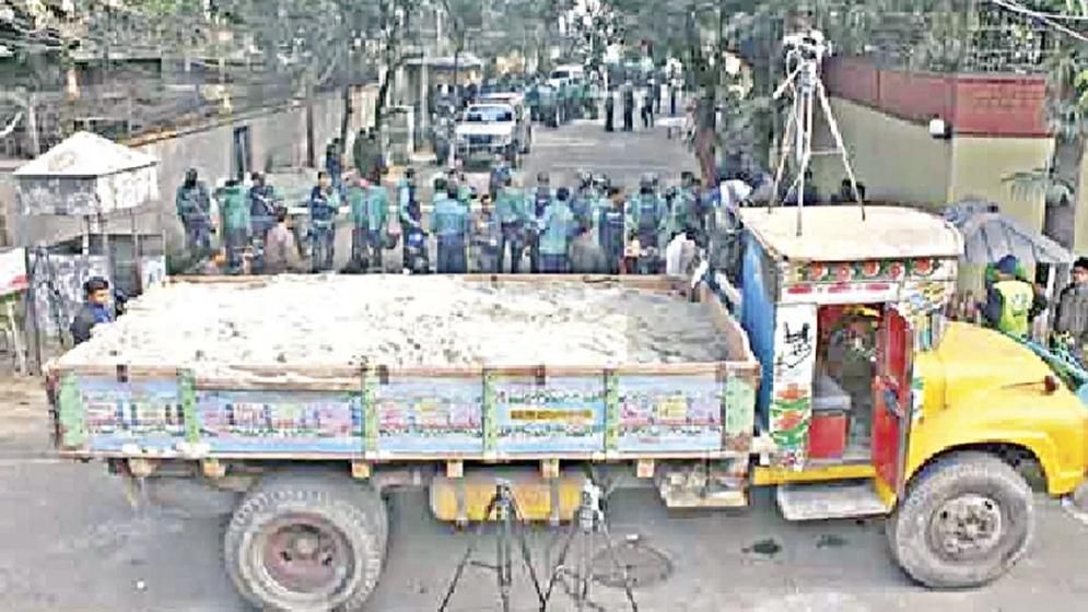 আমার এই প্রশ্নের উত্তরটা দিয়া যান প্লিজ!!
