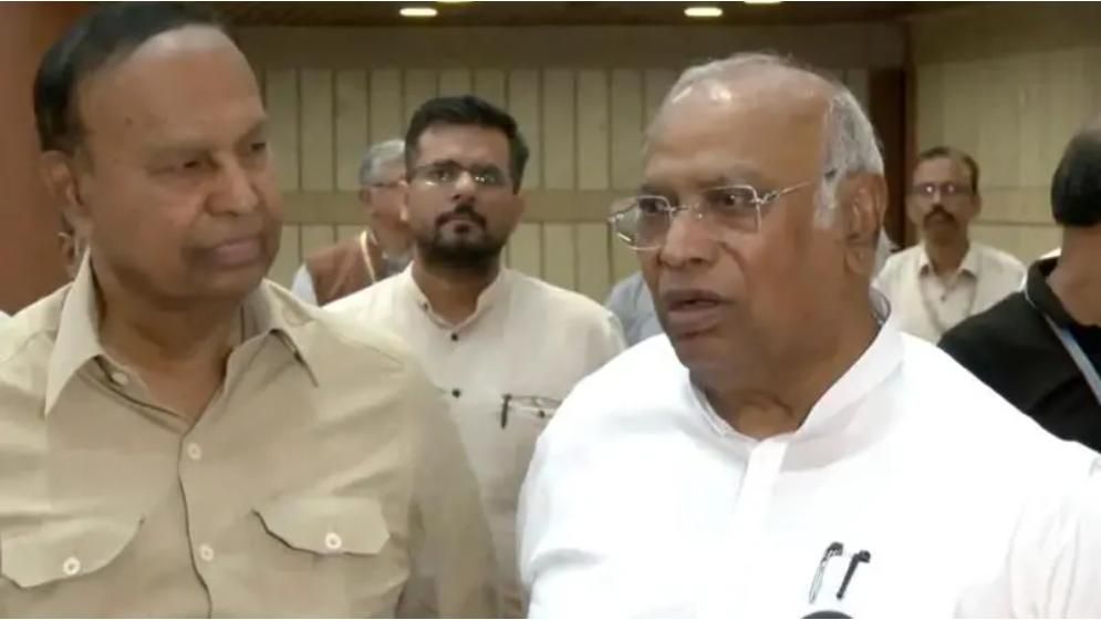 সরকারের প্রতি ভারতীয় বিরোধী দলের নেতাদের পূর্ণ সমর্থন
