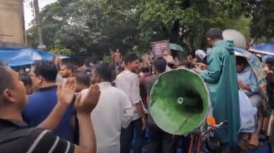 হাইকোর্টে রিট বাতিলে উচ্ছ্বসিত বিএনপি, কাকরাইলে আনন্দমিছিল