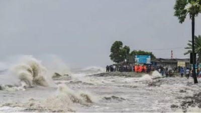 নিম্নচাপের প্রভাবে ১৬ জেলায় জলোচ্ছ্বাসের আশঙ্কা