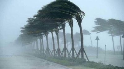 ১৪ জেলায় ঝড়ের আভাস, বন্দরগুলোতে সতর্ক সংকেত