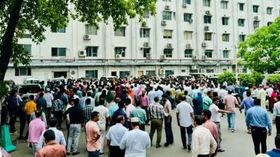 সরকারি চাকরি অধ্যাদেশ আজকের মধ্যেই বাতিল না হলে সচিবালয় অচলের হুঁশিয়ারি