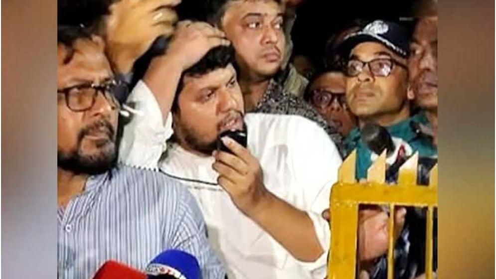 উপদেষ্টার ওপর বোতল নিক্ষেপের ঘটনায় একজনকে জিজ্ঞাসাবাদ করছে ডিবি