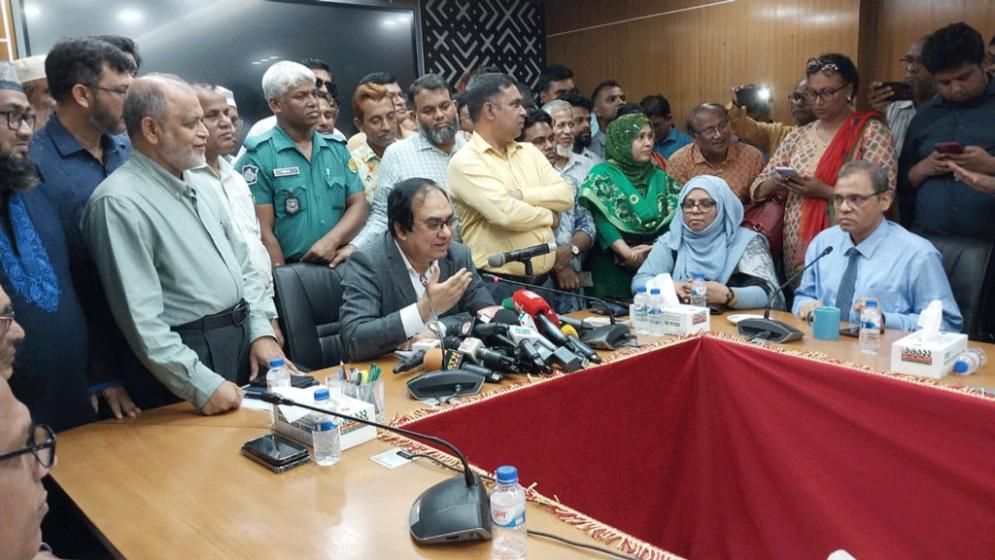 সচিবদের সঙ্গে বৈঠকের পর কর্মচারীদের কর্মসূচি স্থগিত
