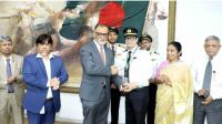 সাহসিকতার স্বীকৃতি পেলেন বিজি ৪৩৬ ফ্লাইটের ক্যাপ্টেন-ফার্স্ট অফিসার ও কেবিন ক্রু