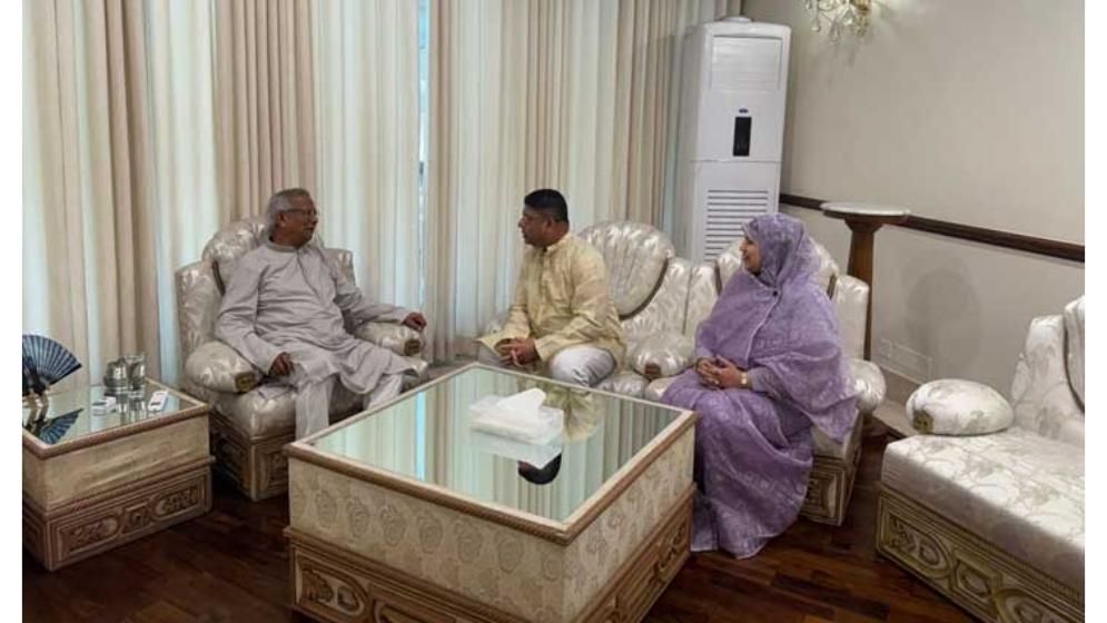 প্রধান উপদেষ্টার সঙ্গে সেনাপ্রধানের ঈদের শুভেচ্ছা বিনিময়