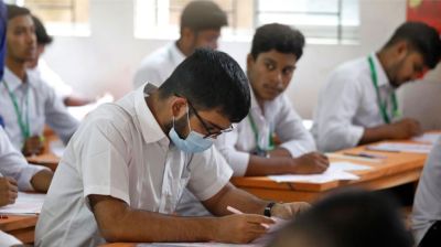 সকাল সাড়ে ৮টা থেকেই এইচএসসি পরীক্ষার্থীরা কেন্দ্রে ঢুকতে পারবে