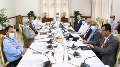 দেশের সব সরকারি ভবনের ছাদে সোলার প্যানেল বসানোর নির্দেশ প্রধান উপদেষ্টার