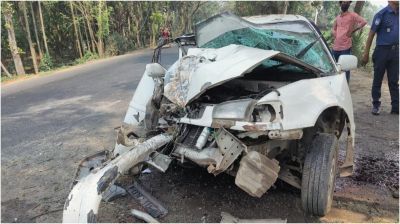 দাঁড়িয়ে থাকা ট্রাকের পেছনে মাইক্রোবাসের ধাক্কা, এক পরিবারের তিন সদস্য নিহত