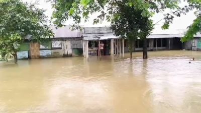 টানা বৃষ্টিতে কয়েক জেলার নিম্নাঞ্চল প্লাবিত