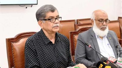 প্রথিতযশা বুদ্ধিজীবী আমাকে এক কোটি টাকা ঘুষ দিতে চেয়েছেন: শিক্ষা উপদেষ্টা