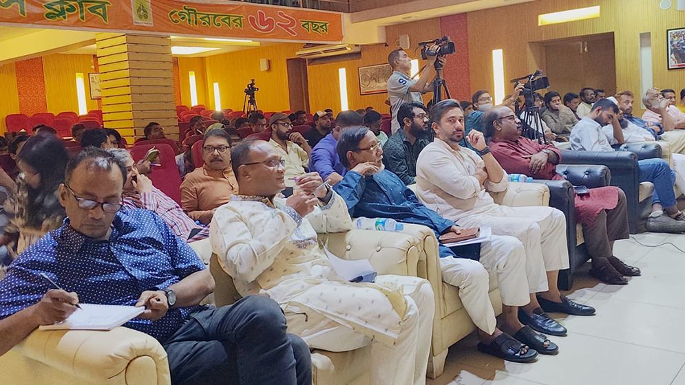 চট্টগ্রামে জুলাই সনদ নিয়ে এক মঞ্চে বিভিন্ন রাজনৈতিক দলের মতবিনিময়