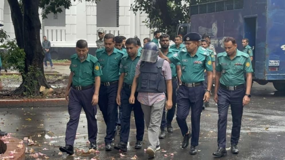 জুলাই গণহত্যার দায় স্বীকার করে রাজসাক্ষী হলেন সাবেক আইজিপি মামুন