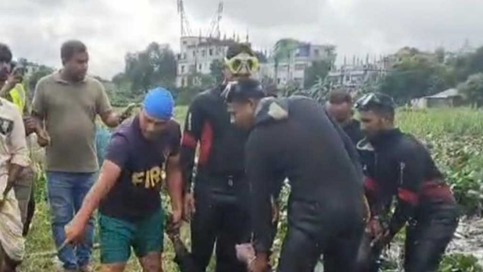 গাজীপুরে খোলা ম্যানহোলে পড়ে নিখোঁজ নারীর মরদেহ উদ্ধার