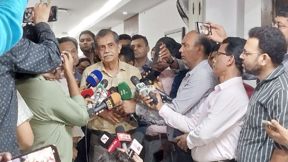 পদত্যাগের ইচ্ছা নেই, সরকার চাইলে সরে যাব: শিক্ষা উপদেষ্টা