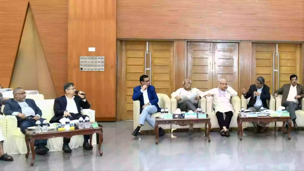 ৩১ জুলাইয়ের মধ্যে সংলাপ শেষ করতে চায় কমিশন: আলী রীয়াজ