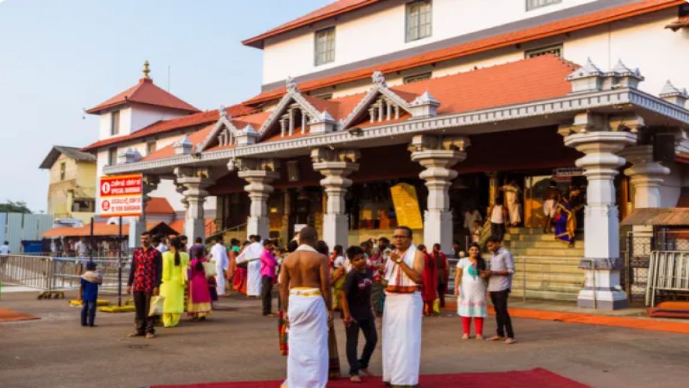 ভারতের এক তীর্থনগরী কীভাবে শত শত হত্যার অভিযোগের কেন্দ্রে এসে দাঁড়াল