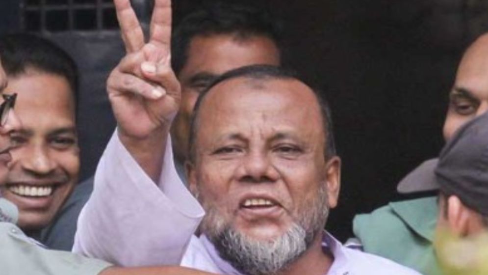 মানবতাবিরোধী অপরাধের মামলায় মোবারক হোসেন খালাস