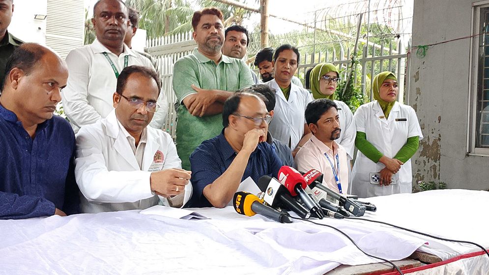 বিমান বিধ্বস্তের ঘটনায় দগ্ধ পাঁচজনের অবস্থা সংকটাপন্ন