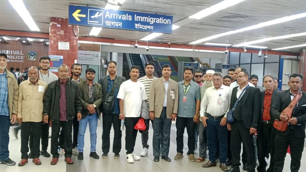 ইরান থেকে আরও ৩০ বাংলাদেশি দেশে ফিরলেন